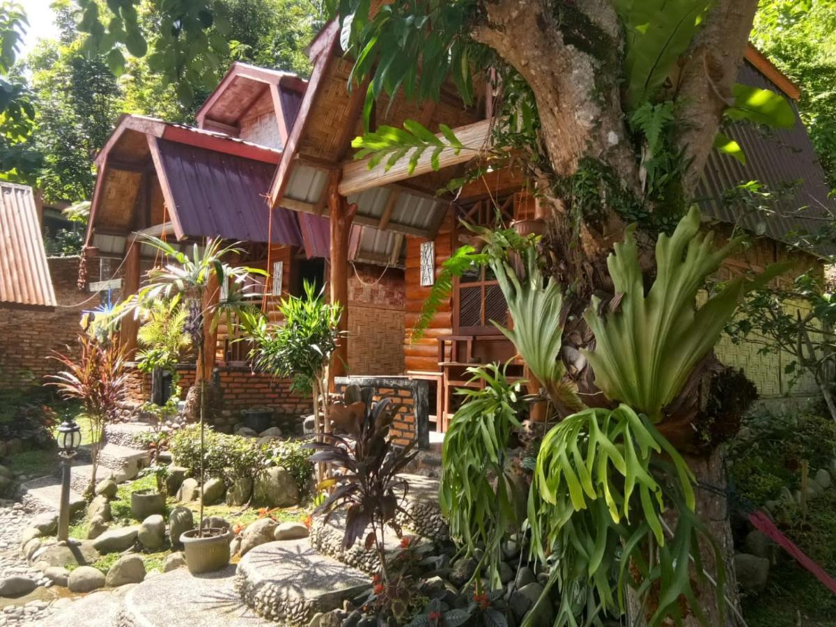 Lucky Bamboo'Bungalows-Resto And Orangutan Jungle Trekking Tours Bukit Lawang Exterior foto