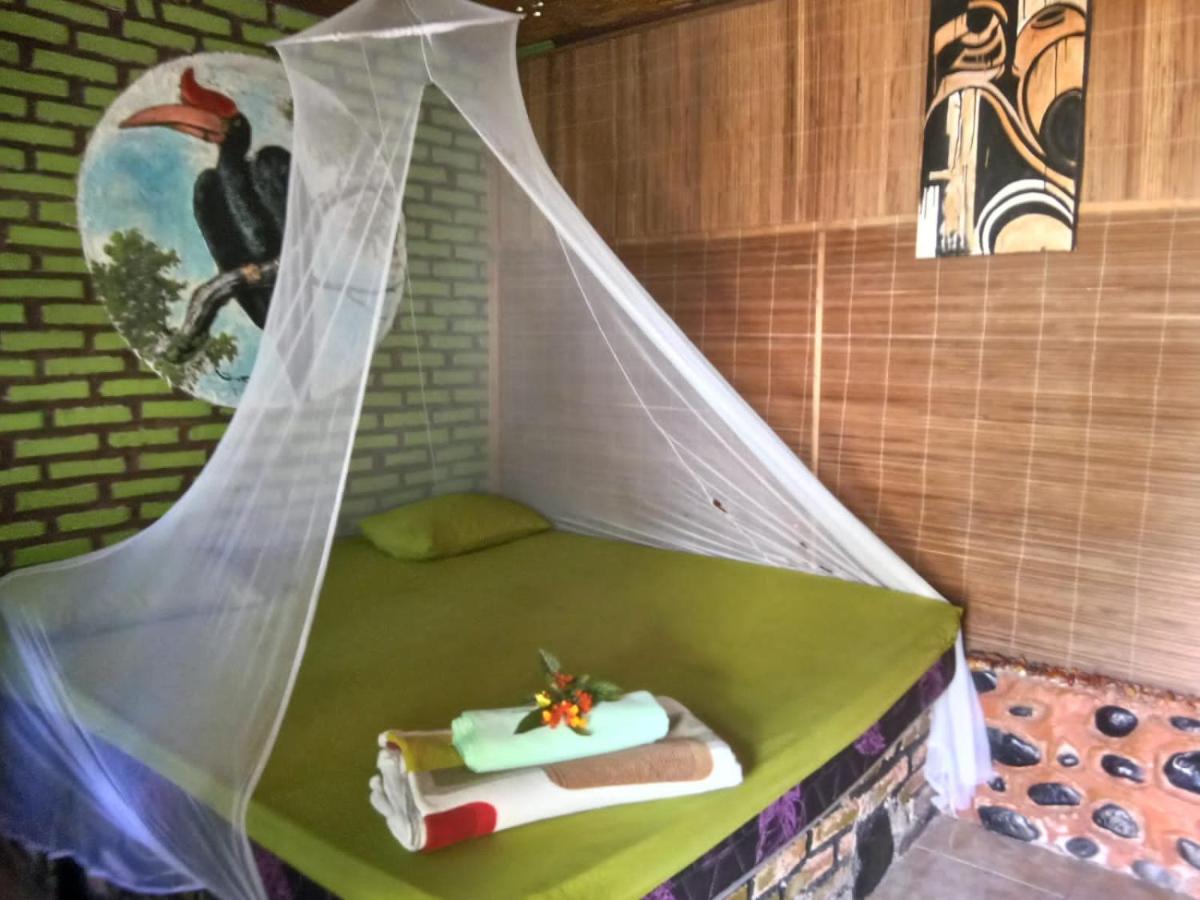 Lucky Bamboo'Bungalows-Resto And Orangutan Jungle Trekking Tours Bukit Lawang Exterior foto