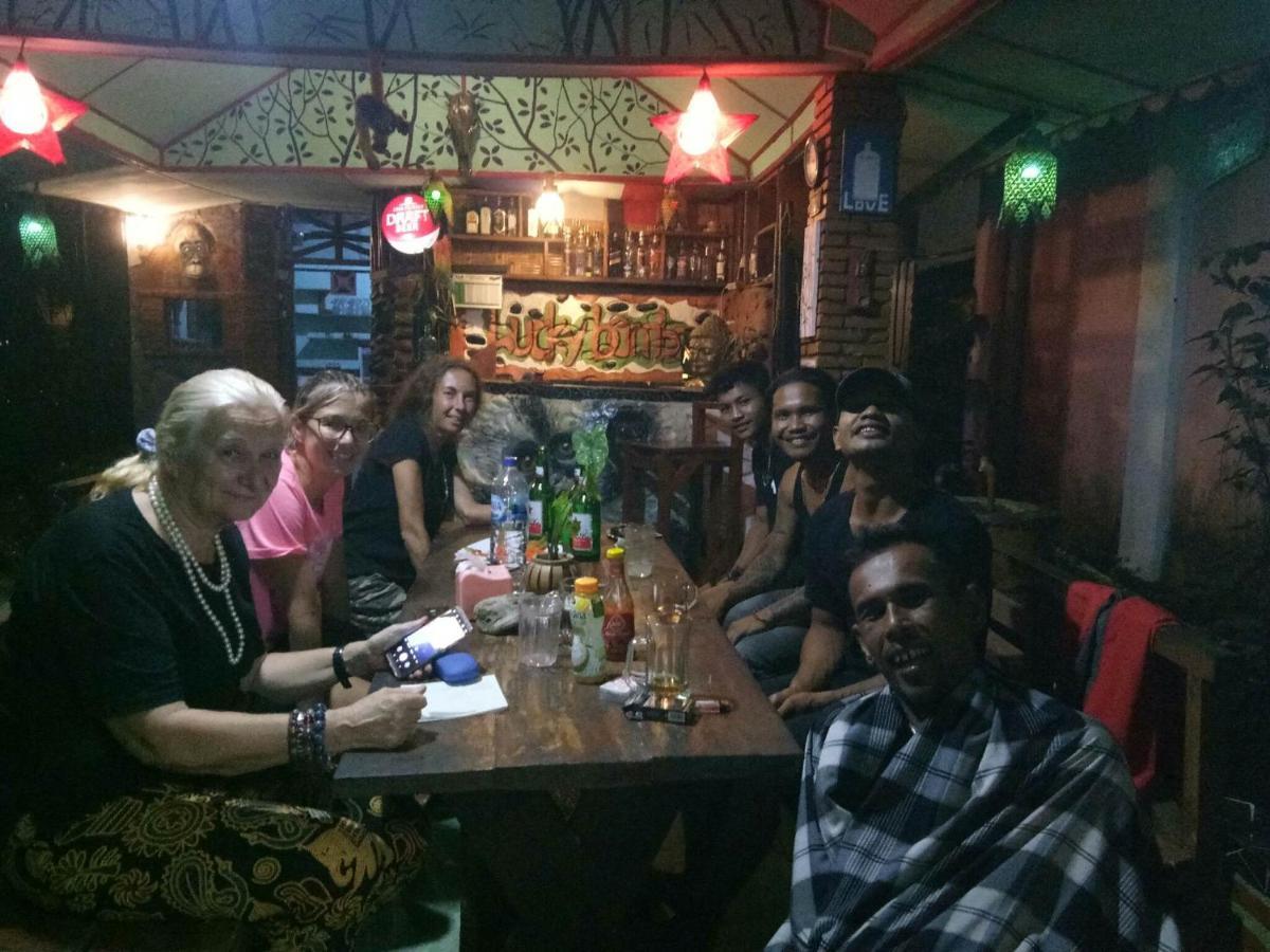 Lucky Bamboo'Bungalows-Resto And Orangutan Jungle Trekking Tours Bukit Lawang Exterior foto