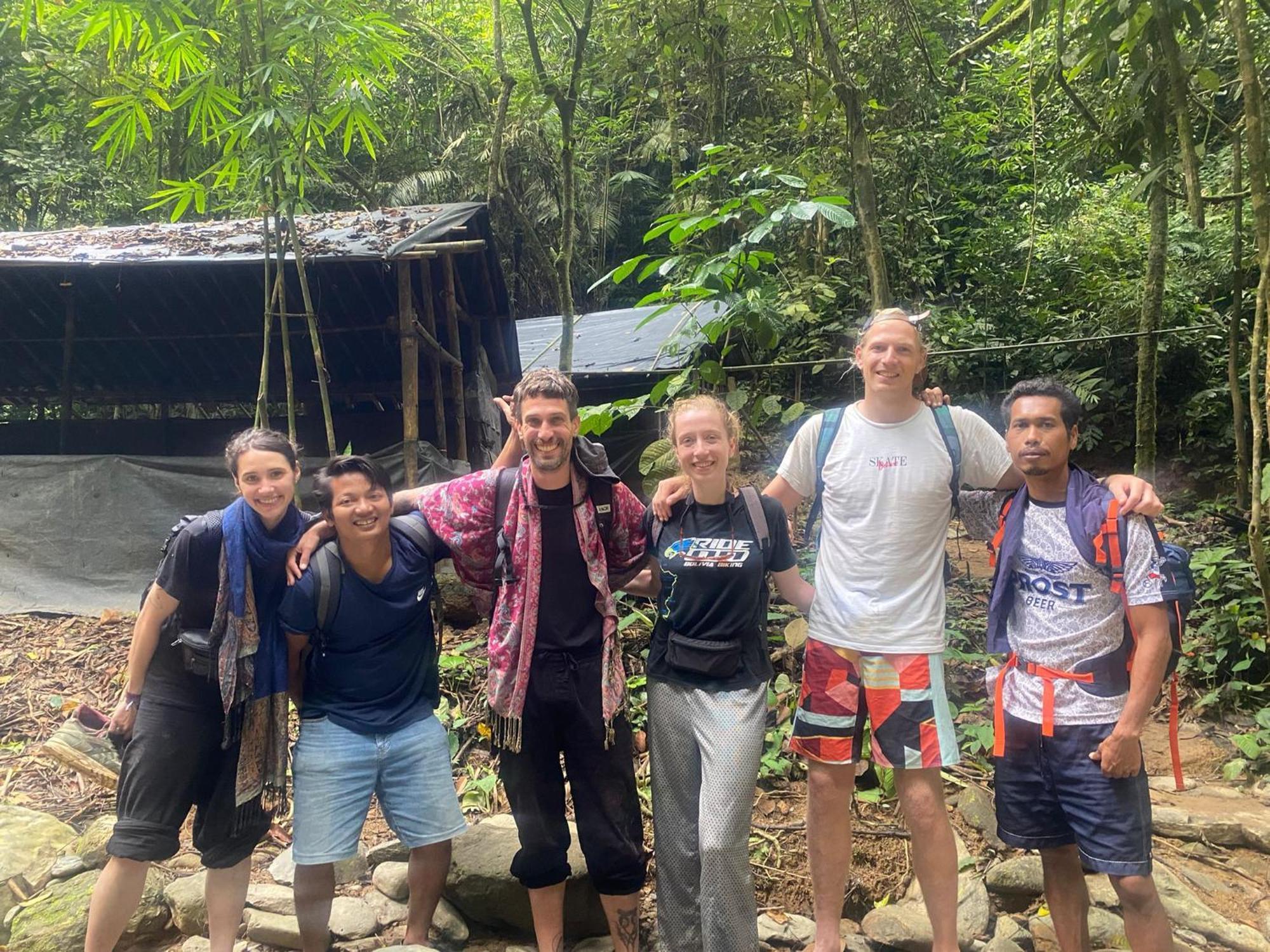 Lucky Bamboo'Bungalows-Resto And Orangutan Jungle Trekking Tours Bukit Lawang Exterior foto